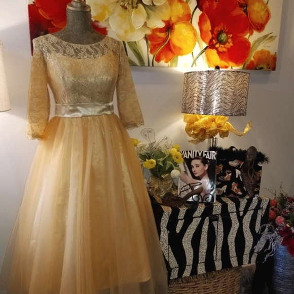 Dresses & Skirts - 💃Host Pick! Vintage Style Golden Tulle Dress🧚‍♀️